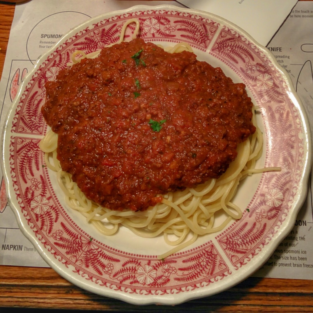 Spaghetti with spicy meat sauce 